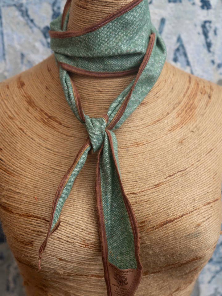 Foulard de maître des années 1940 pour la vente par Late Sunday Afternoon