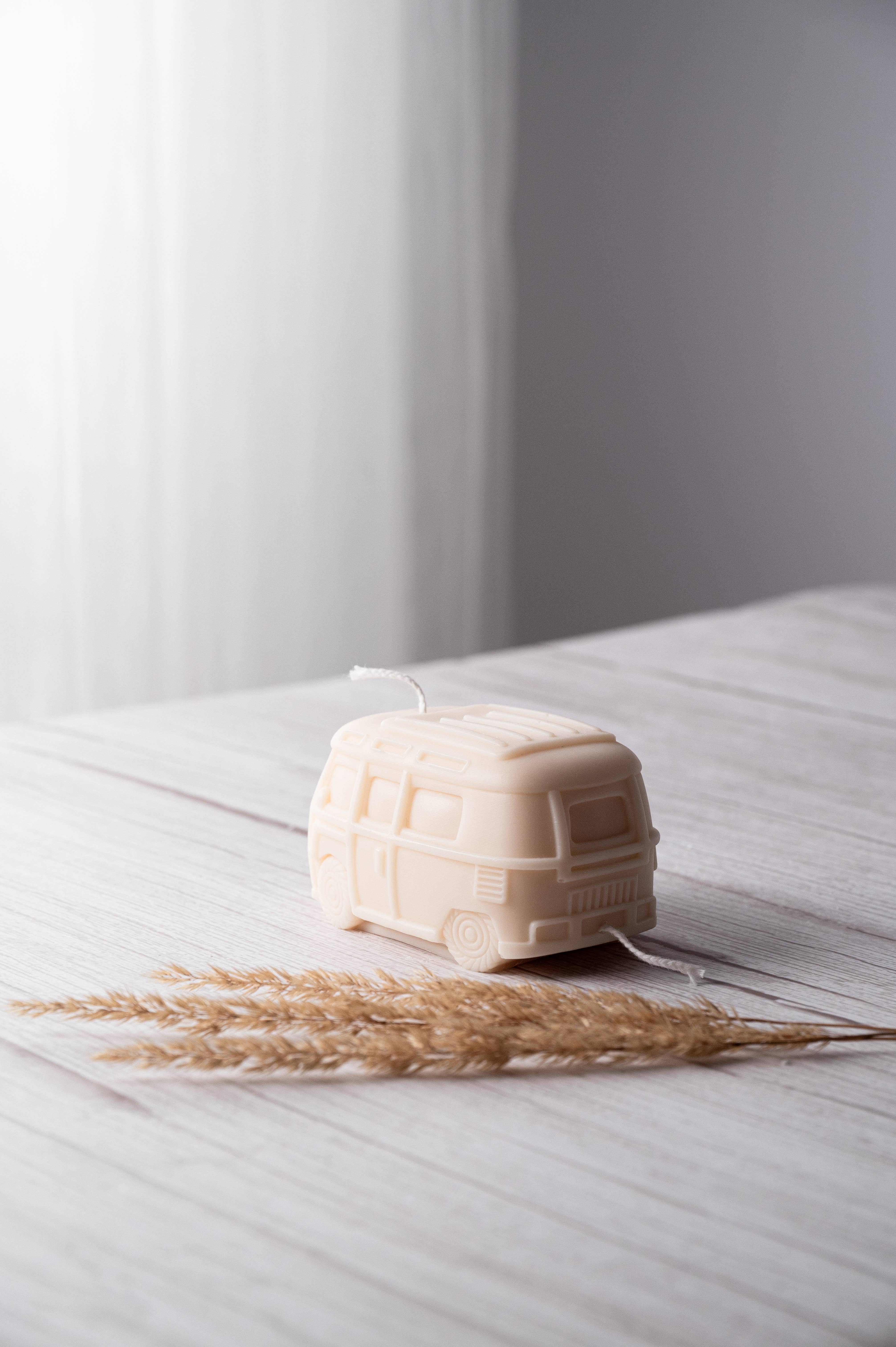 Allure CA - Wholesale Novelty Candle - Retro Bus Candle - Christmas Decor4