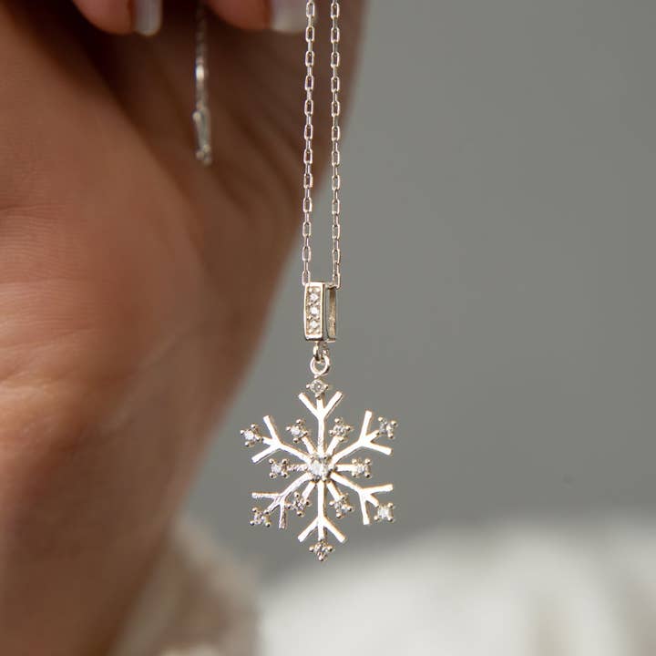 Volenia Silver - Wholesale Pendant/Charm Necklace - Wolesale Women's Snowflake Design 925 Sterling Silver Necklace3