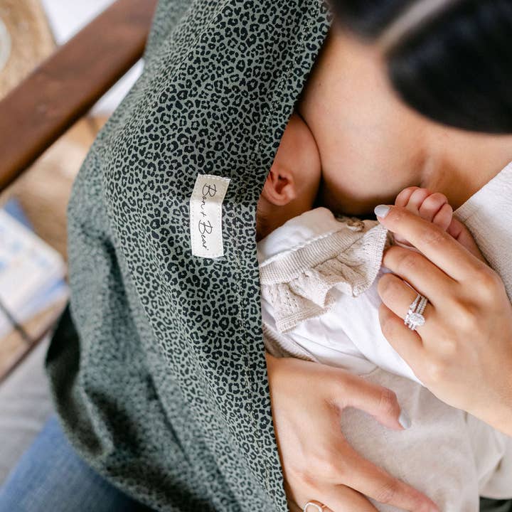 Bon + Bear – wholesale Nursing cover – Maternity – The Chicago Loop5