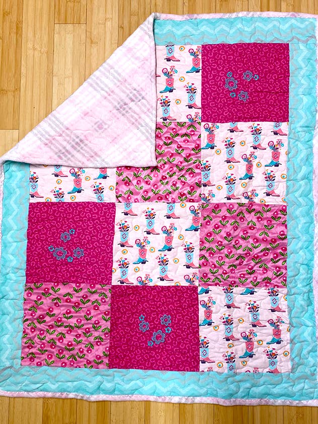 Trapunta per neonato Floral Cowgirl per la vendita all'ingrosso da parte di Wetona’s Handmade