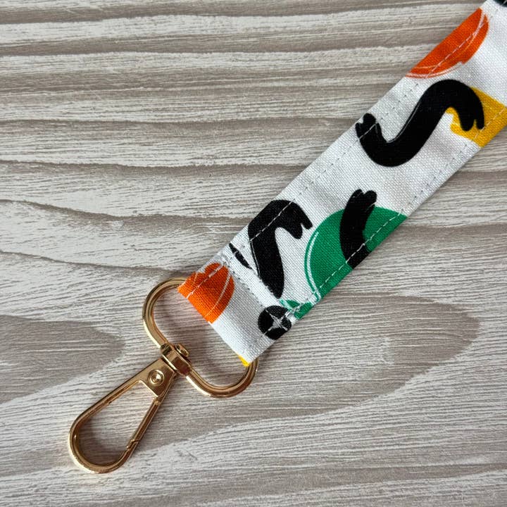 Emily's Weaving – wholesale Knitting/Crochet Supplies – White Yarn Spinner with Abstract Wristlet5