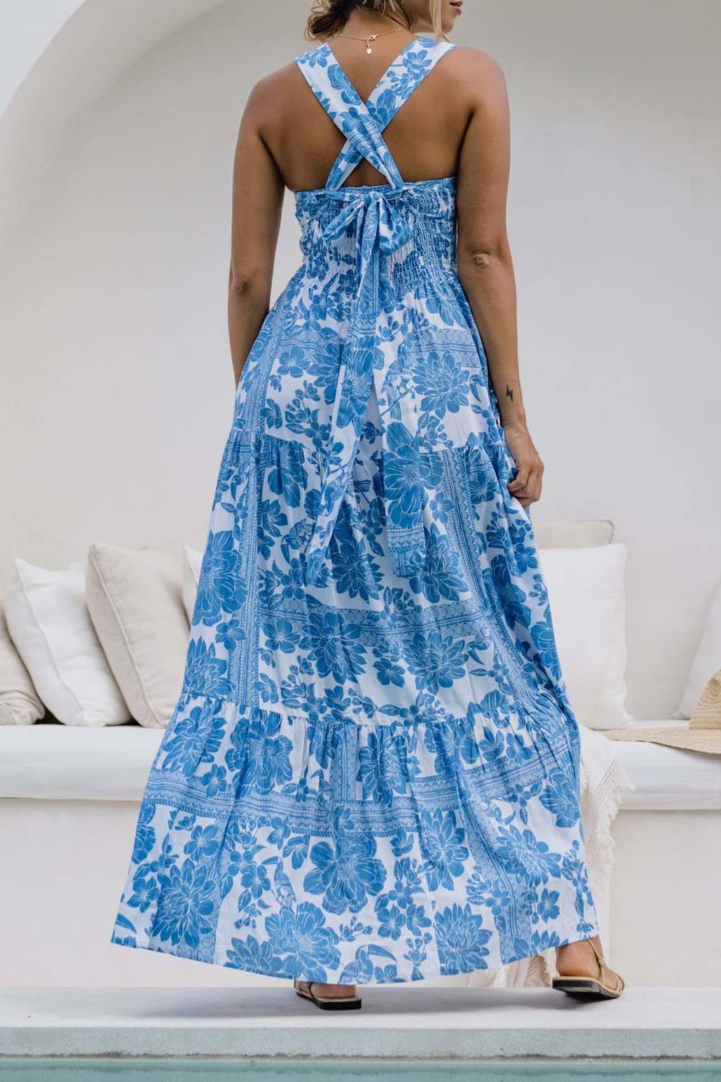 Rosa Clothing - Vente Robe – femme - Robe midi évasée à volants florale bleu bohème avec nœud à l'arrière6