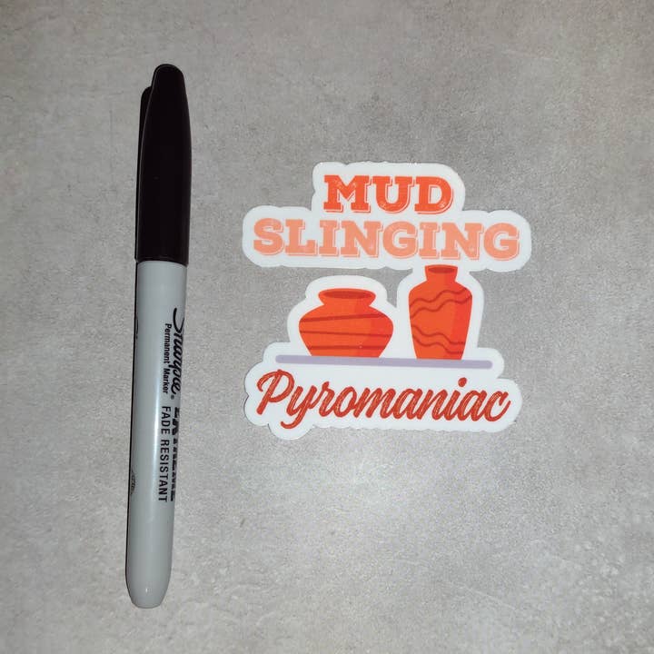 Dancing Dolphin Crafts – Engroshandel Klistermærke – Mudder Slinging Pyroman | Keramik klistermærke | Keramisk klistermærke2