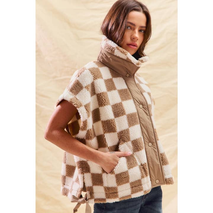 IVE - Wholesale Outerwear Vest - Women's - Oversized Sherpa Fleece Checker Vest Jacket3