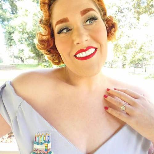 Lipstick & Chrome - Vente Broches - Broche Gâteau d'Anniversaire "Slice, Slice Baby" par Lipstick & Chrome x Club Eggie9