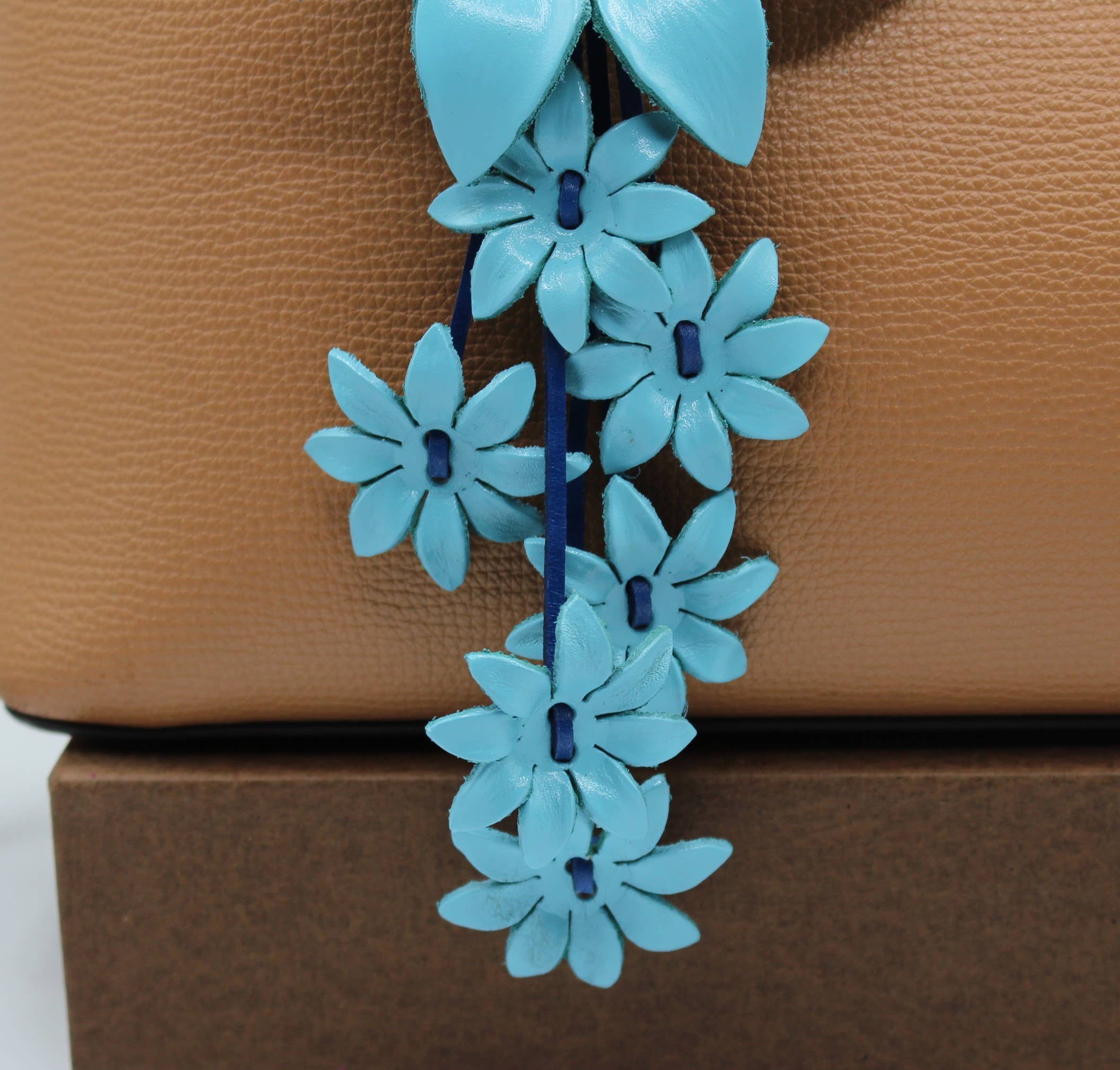 Sunflower Handmade leather inc - Wholesale Keychain - Women's - kc006 leather daisy flower keychain bag charm8