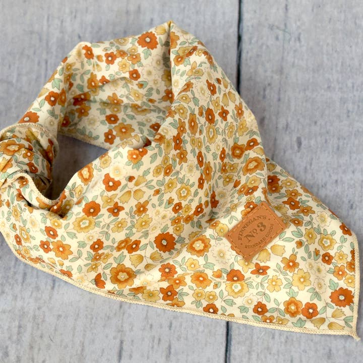 Finnegan’s Standard Goods – Großhandel Haustier-Bandana – Hund – Halstuch mit Butterblumen-Blumenmuster