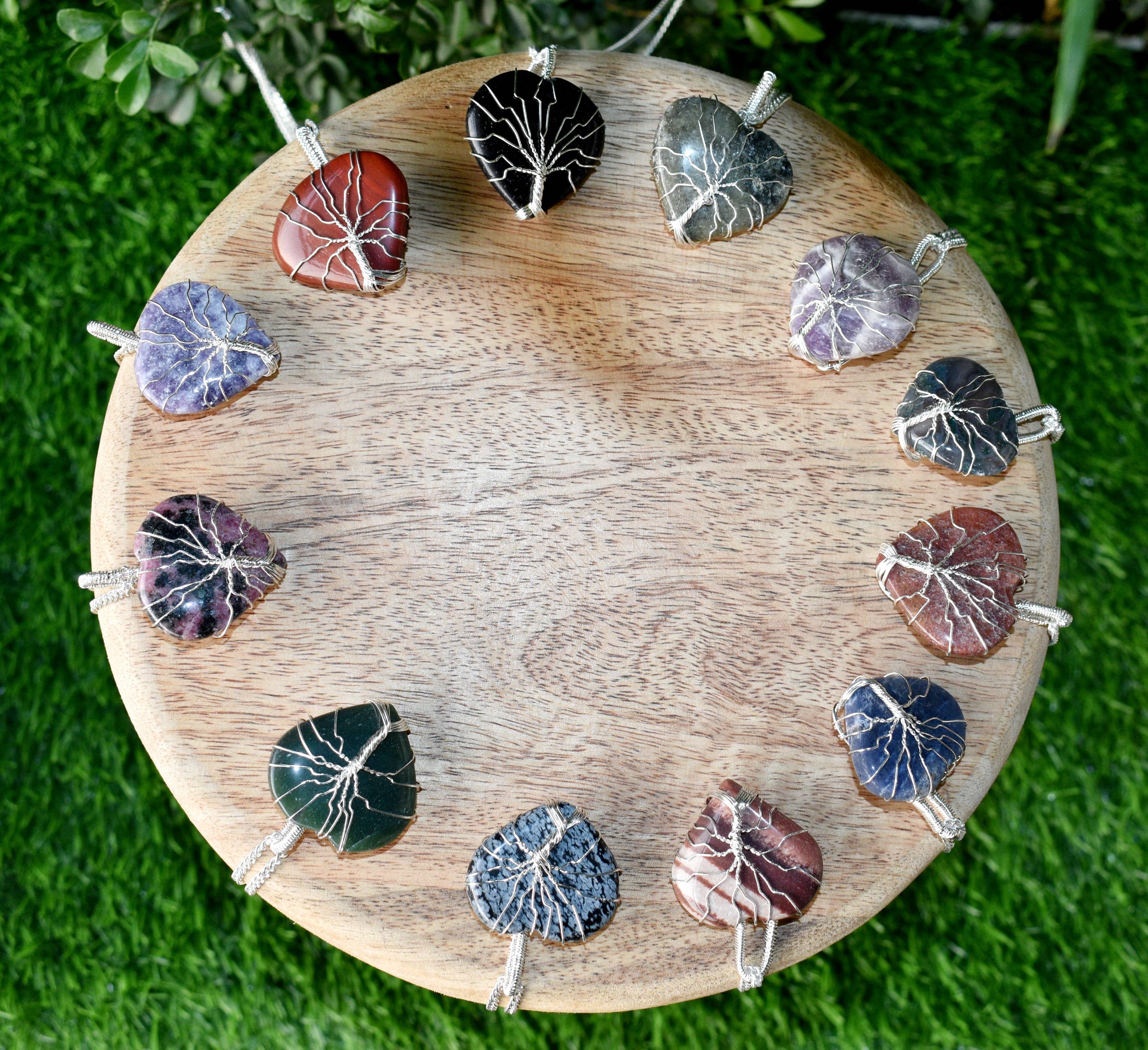 Soothing Crystals - Vendita all'ingrosso Collana con ciondolo/pendaglio - Ciondolo in cristallo a forma di cuore in argento avvolto in filo d'argento10