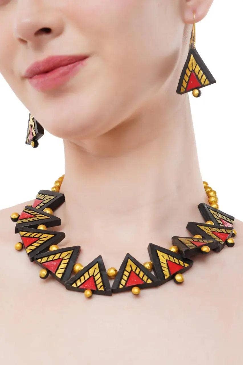House of Kraft Jewelry & Accessories - Vente Parures de bijoux - Ensemble de bijoux pyramide | Bijoux en argile | Bijoux triangle rose2