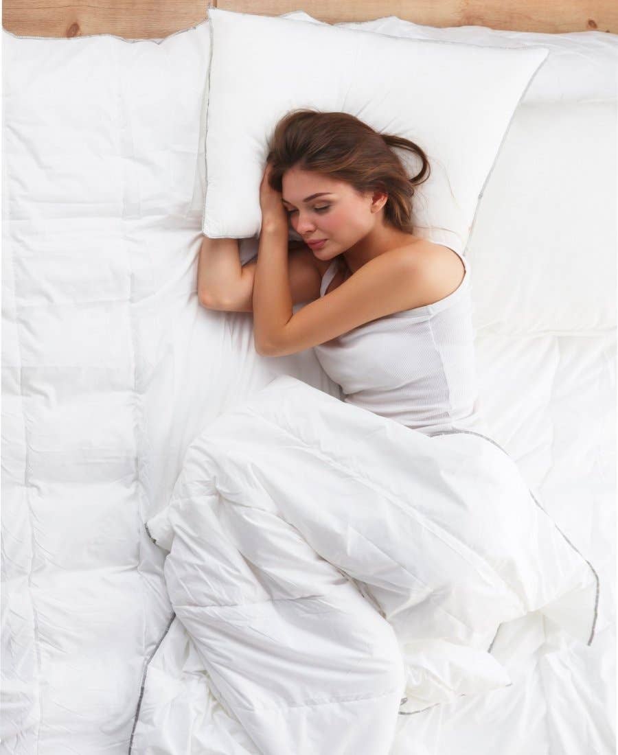 Depera Home – wholesale Down comforter – Luxury European Down/Feather Comforter1