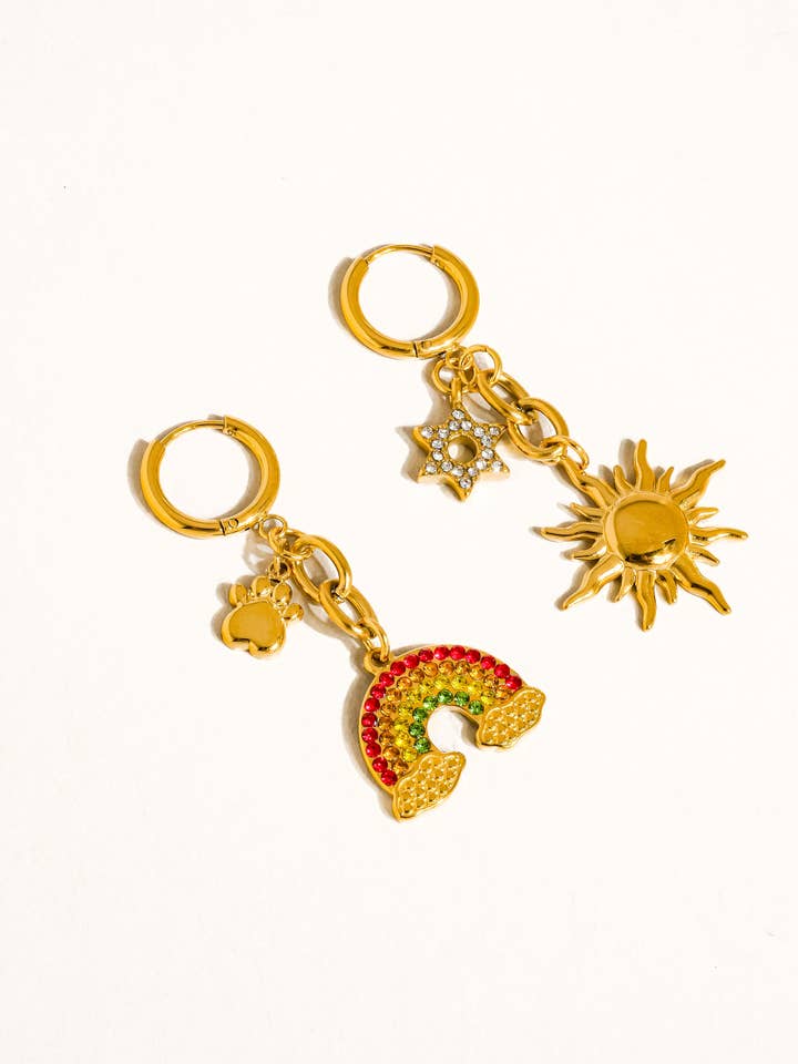 Orecchino Arcobaleno e Sole Mismatch in Oro 18K Antiossidante Jubilee per la vendita all'ingrosso da parte di Flânerie by MAIQ