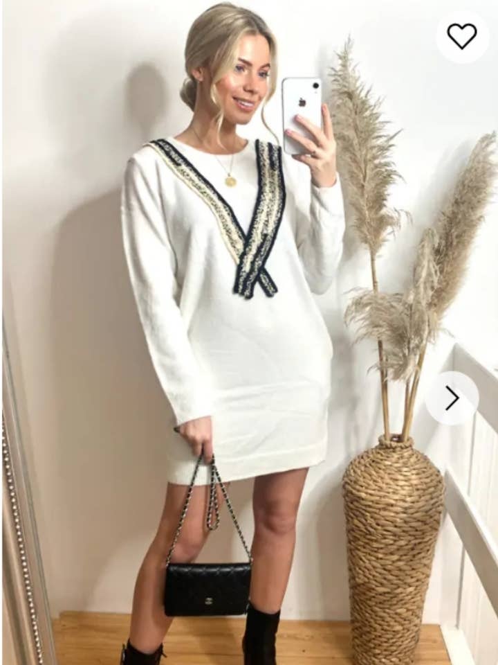 Maglione lungo oversize con sciarpa decorata per la vendita all'ingrosso da parte di CY FASHION. LONDON