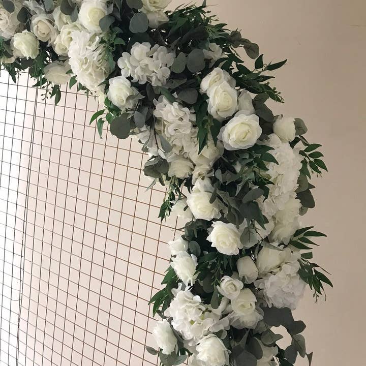 IVY CRUZ – wholesale Bunting/garland – Large Flower Garland, White Flower Garland, Flower Swag4