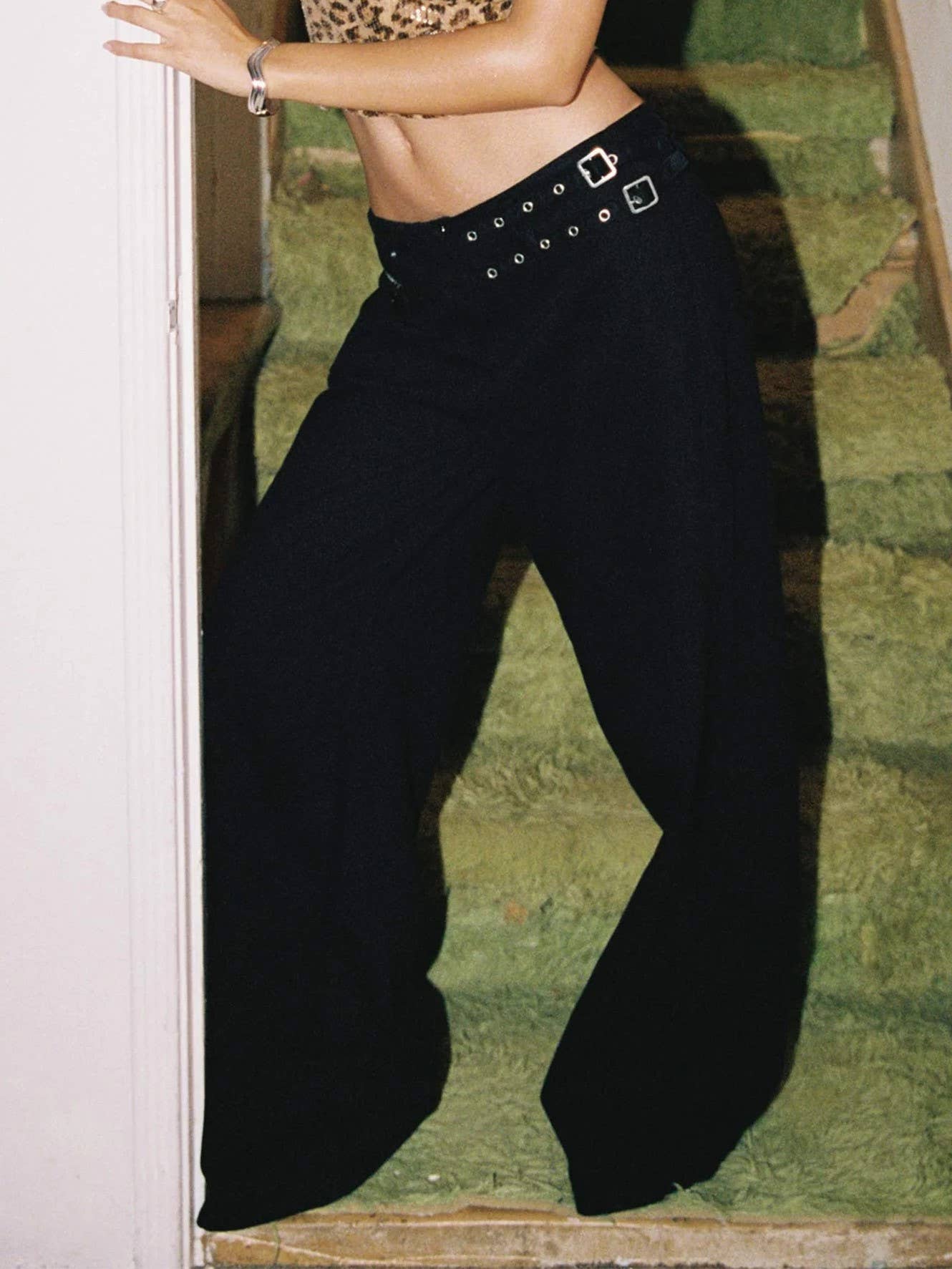 Rosa Clothing - Wholesale Pants - Women's - Street Adjustable Waist Side Pockets Detail Cargo Pants4