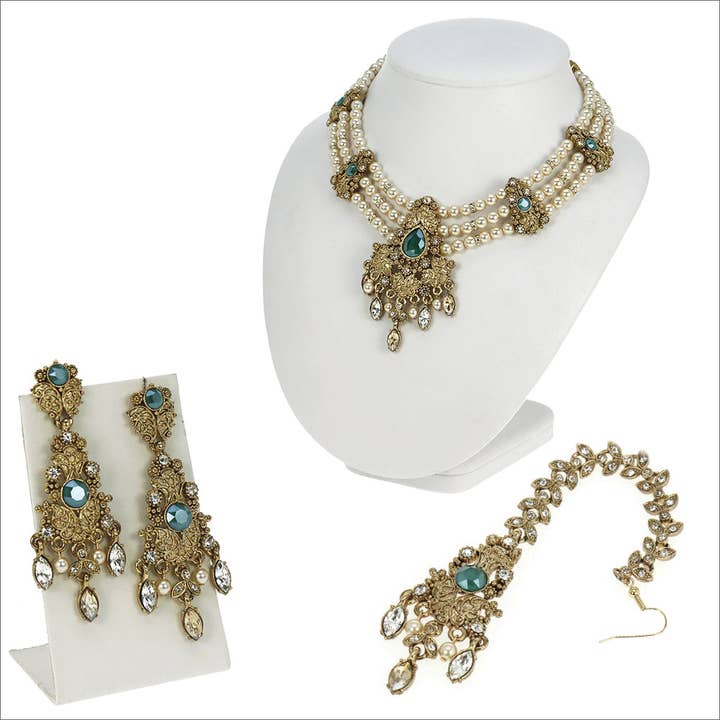 Ensemble de mariée Nilaan pour la vente par kyles collection ltd