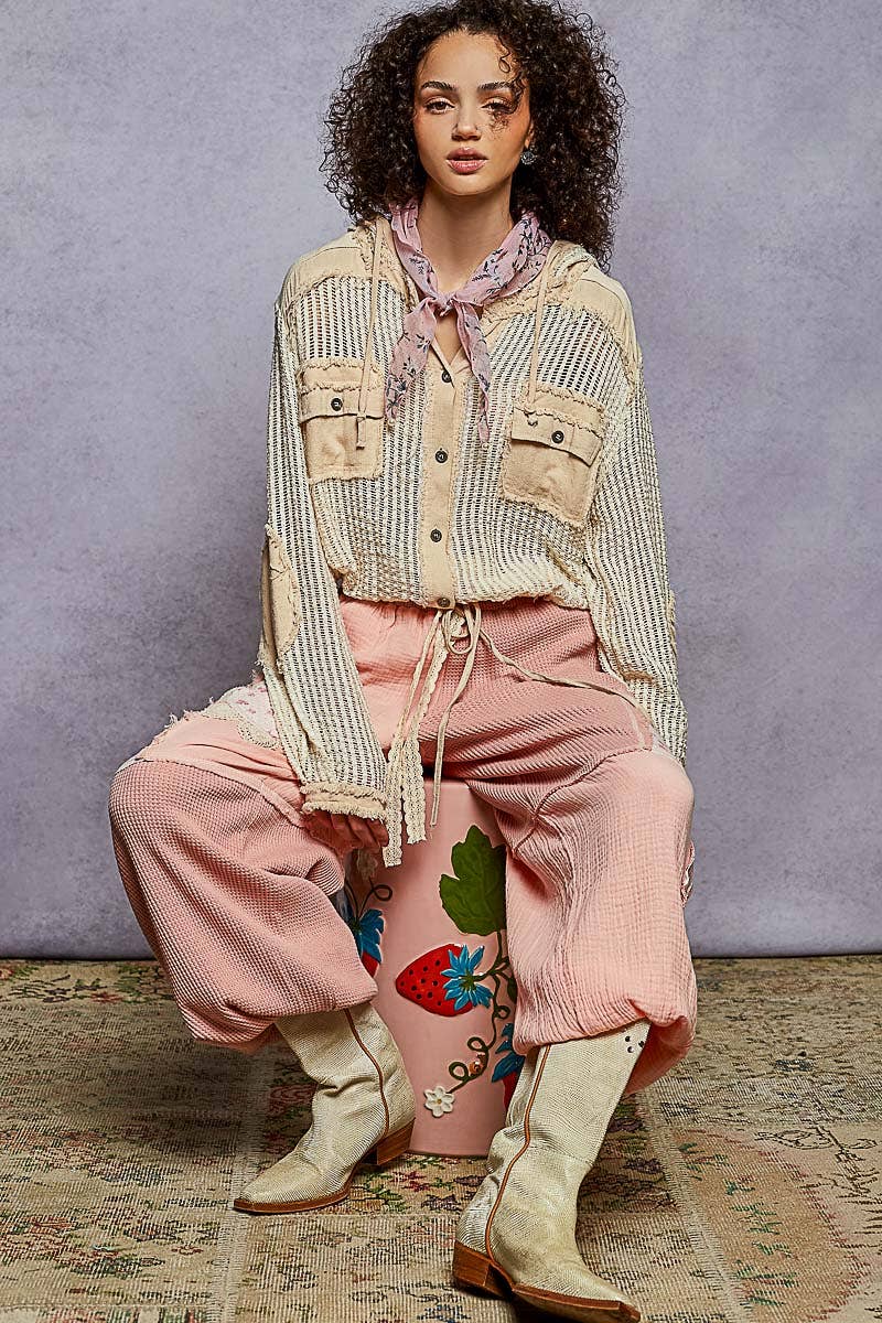 Pol Clothing - Vente Chemise à col boutonné – femme - Vente de chemise à capuche ouverte avec boutons et poches avant.6