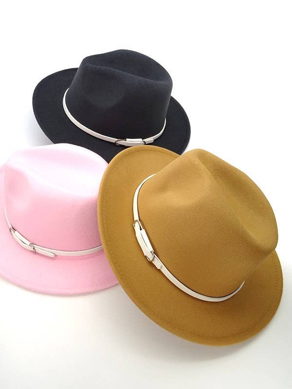 UN CHAPEAU FEDORA CLASSIQUE VINTAGE AVEC BORDURE BLANCHE | 40HW301 pour la vente par JOSSLYN by wall to wall