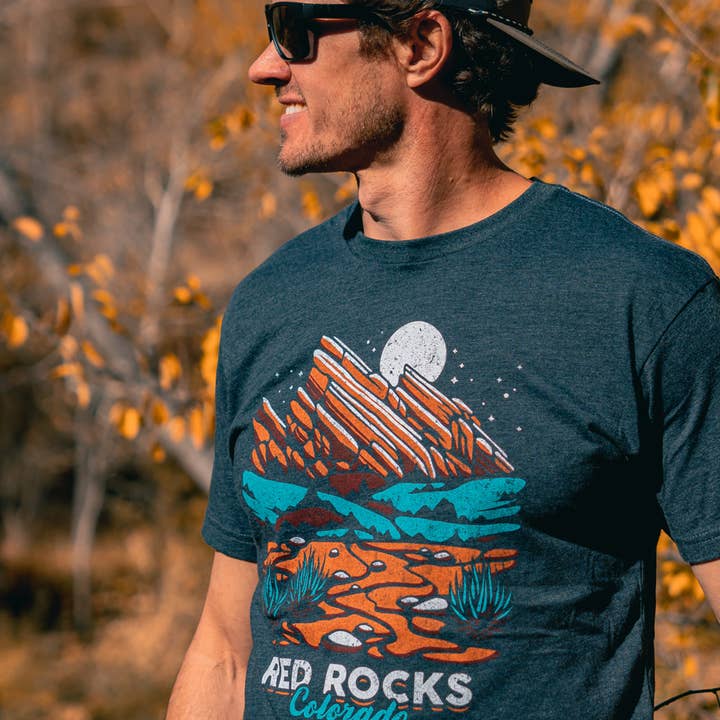 YoColorado - Wholesale Screen Printed T-Shirt - Men's - T-Shirt - Unisex Red Rocks Colorado