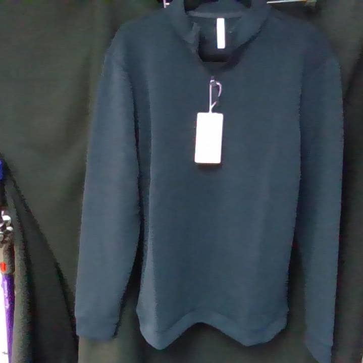 Quart de zip Rev pour la vente par dolly mama designs, inc