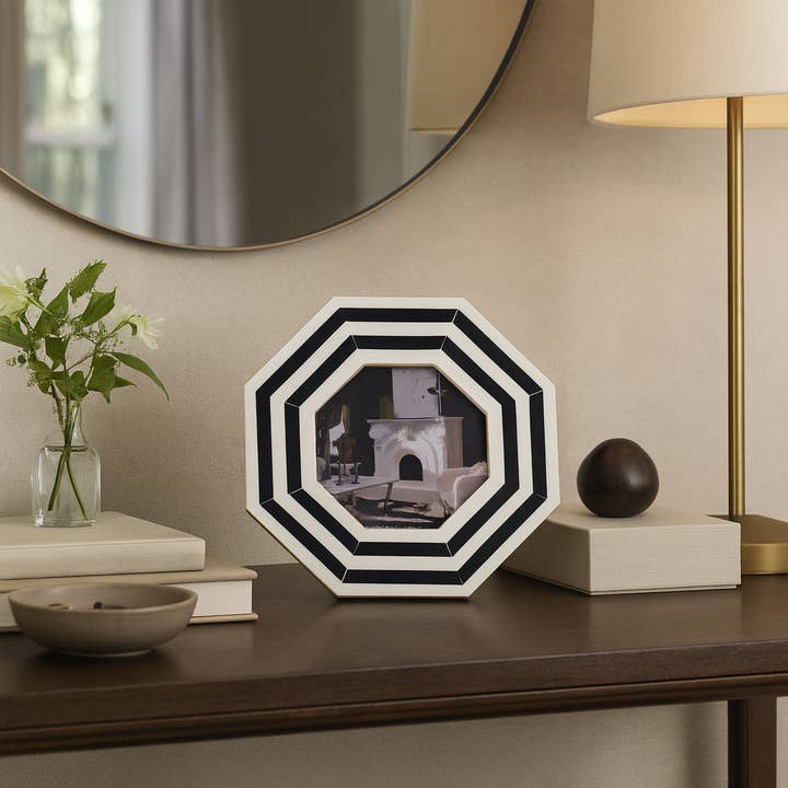 Sagebrook Home - Wholesale Picture Frame - Photo Frame-Black/White Resin Lines Octagon, 4x4 in.1