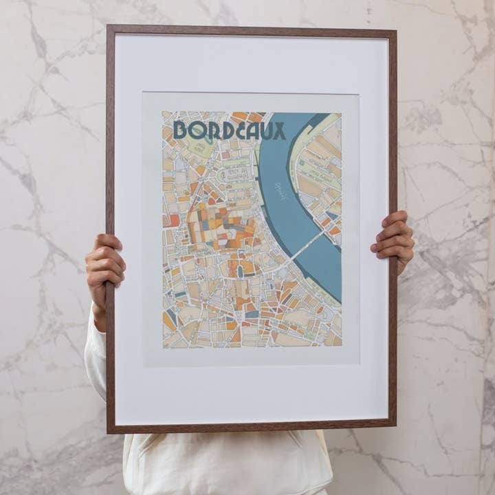 Poster di Bordeaux - Mappa di design e illustrazione della città per la vendita all'ingrosso da parte di EmYLo