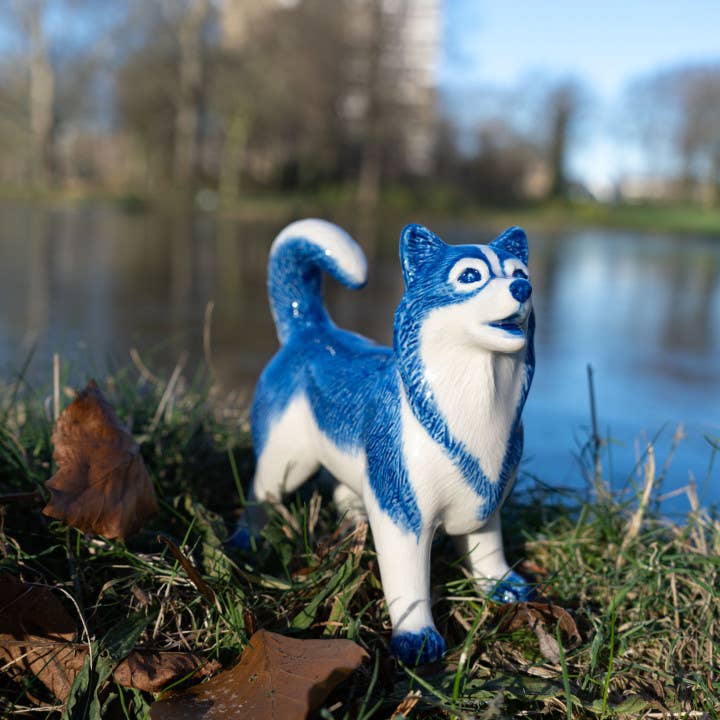 Heinen Delfts Blauw - Vendita all'ingrosso Statuette decorative - Statua di husky in porcellana Delft blu1