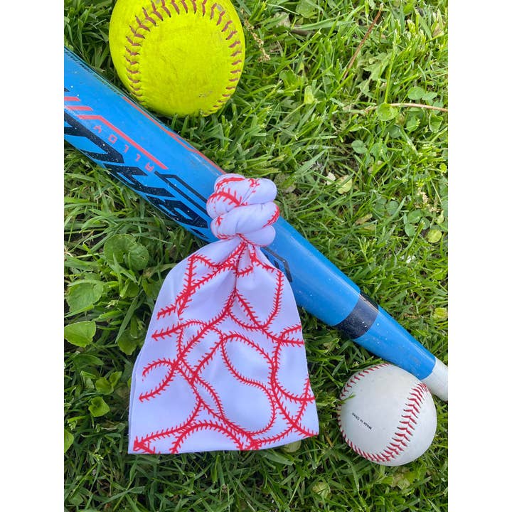 Baseball Topknot pour la vente par Elizabelle James & Co