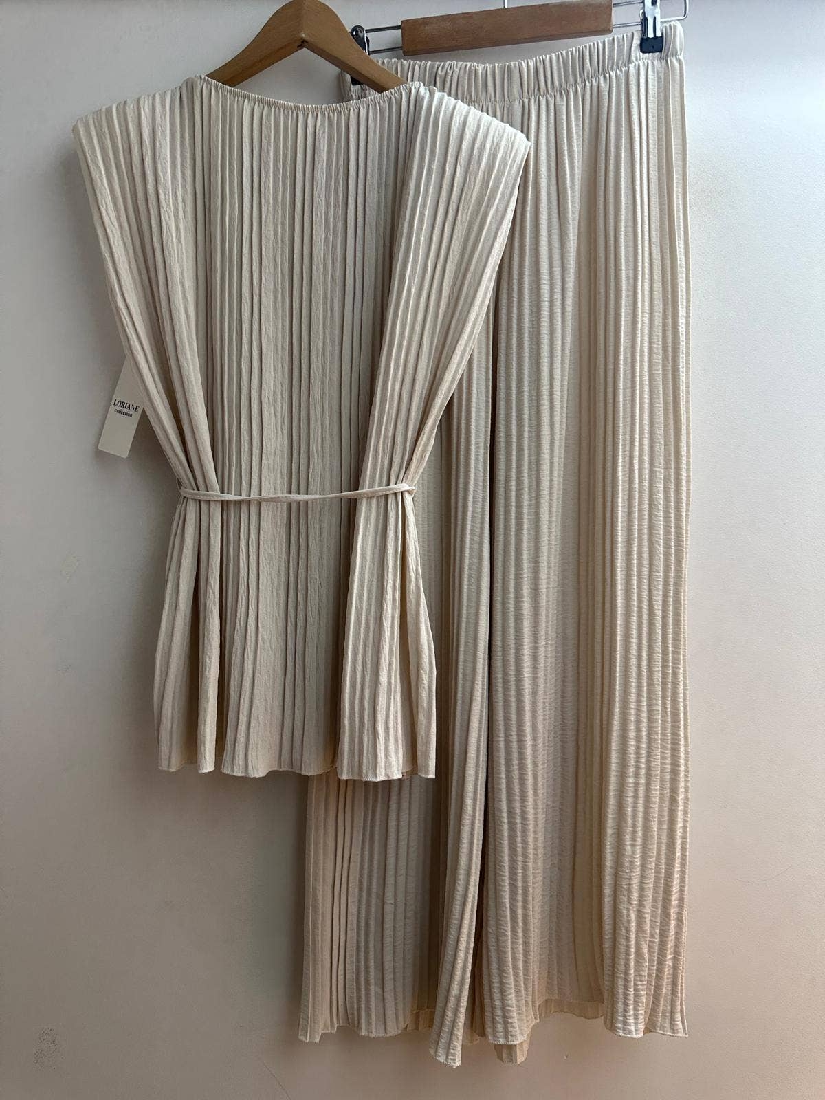 LORIANE - Wholesale Top & Pant Set (NOT Loungewear) - Women's - 7260 61129 Pleated top and pants set12