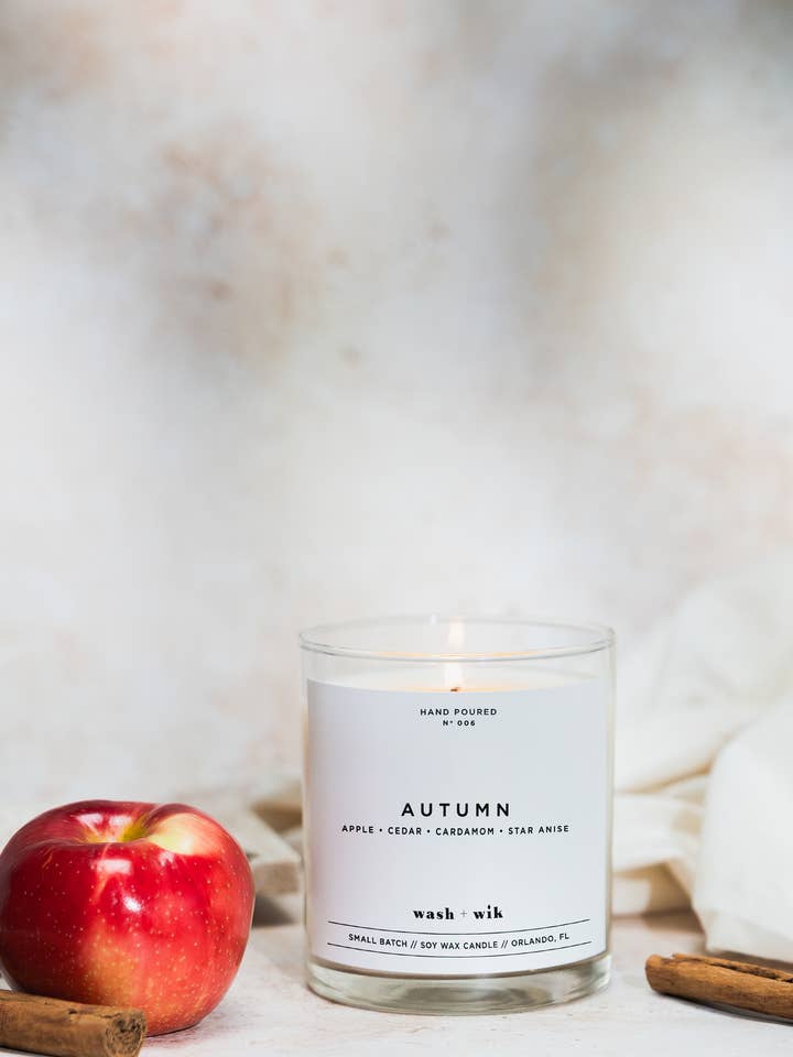 Candela di cera di soia autunnale | Fallen Leaves profumata - 1 stopp per la vendita all'ingrosso da parte di Wash and Wik