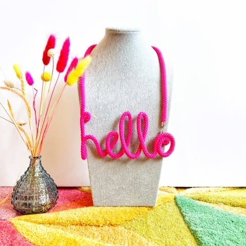 Handmade by Tinni - Wholesale Geweven ketting - The Hello Word Necklace - Handgemaakt door Tinni3