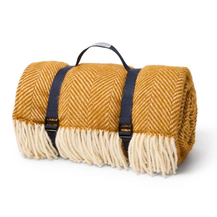 Manta de Piquenique Polo Pure New Wool - Espinha de Peixe Mostarda Inglesa por atacado de Tweedmill Textiles