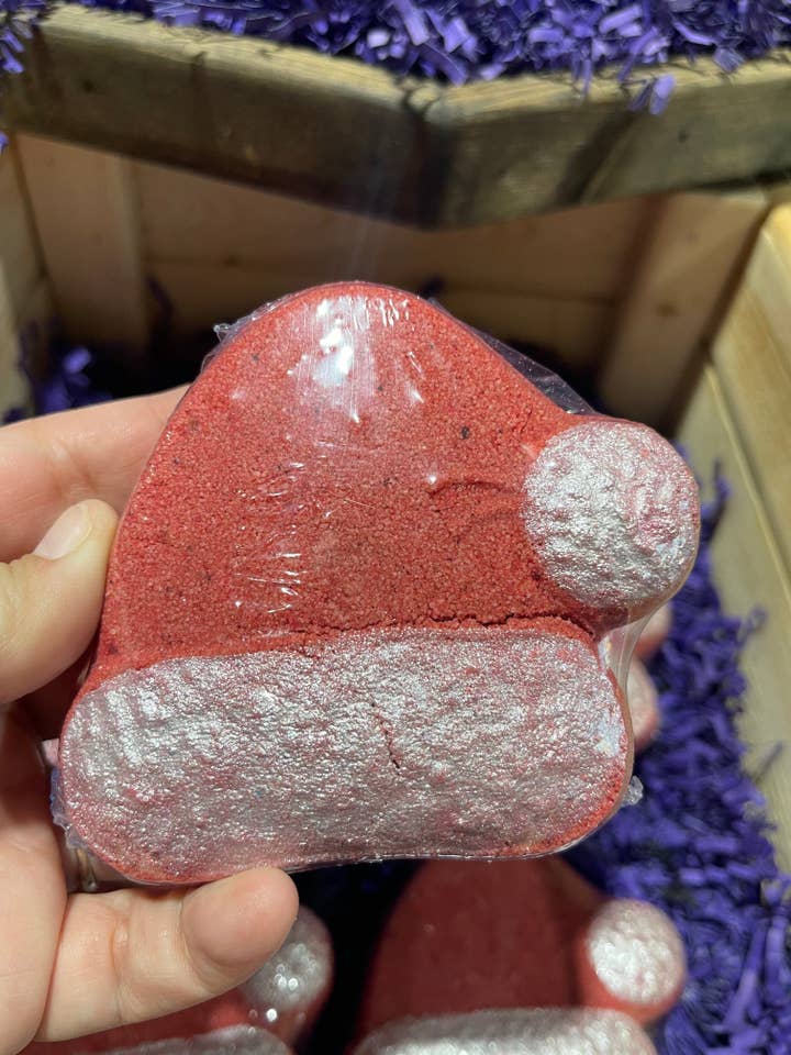 XMAS HAT BATH BOMB for wholesale by Wicked Suds Bath Co