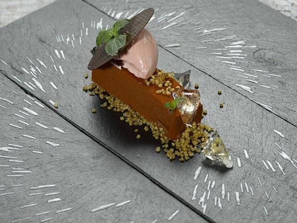 DW91 LLC - Wholesale Chocolate Bar - Carma - Swiss Top Milk Couverture 35% Block 2kg1