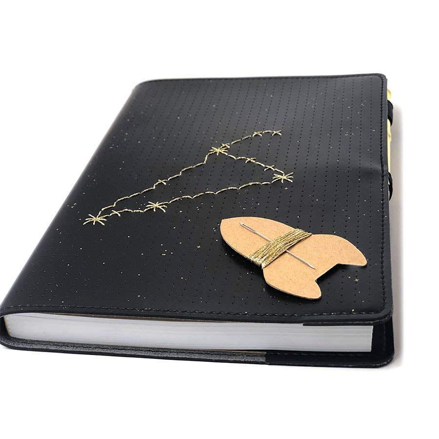 Chasing Threads – Engroshandel Notesbog – DIY Sy din stjerne tegn Kit - Sort Vegansk Læder Notebook5