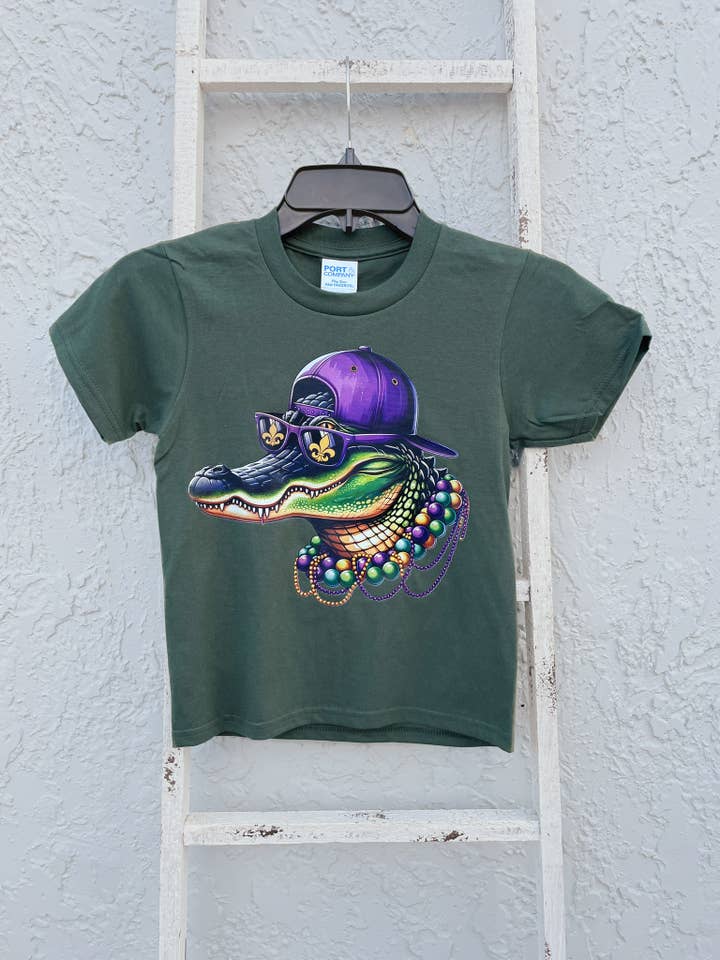 T-shirt Alligator Mardi Gras pour la vente par Signs By Aprils LLC