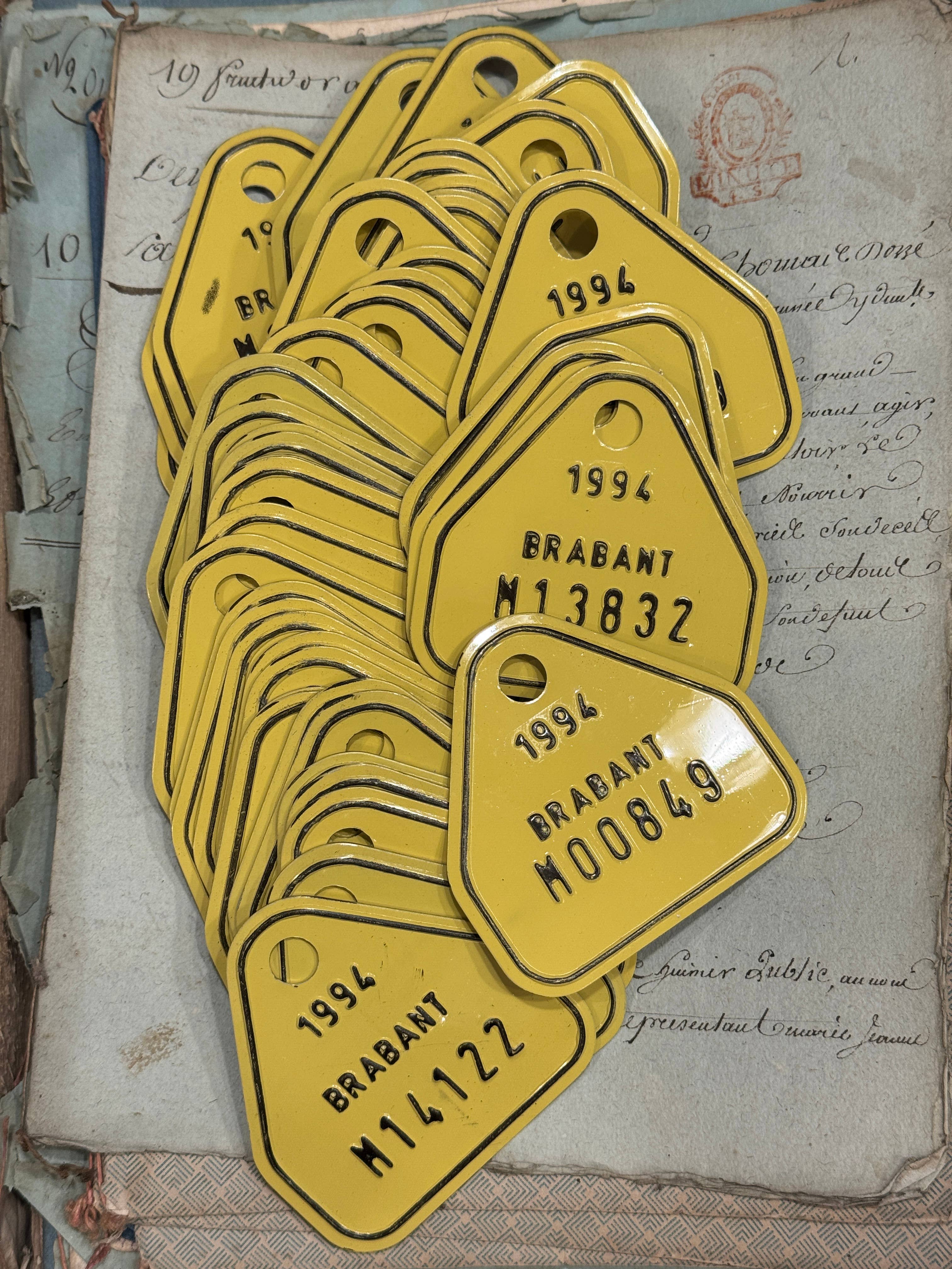 Monahan Papers - Venta al por mayor Material para manualidades - Placas de bicicleta vintage retro ORIGINAL amarillas de Bélgica0