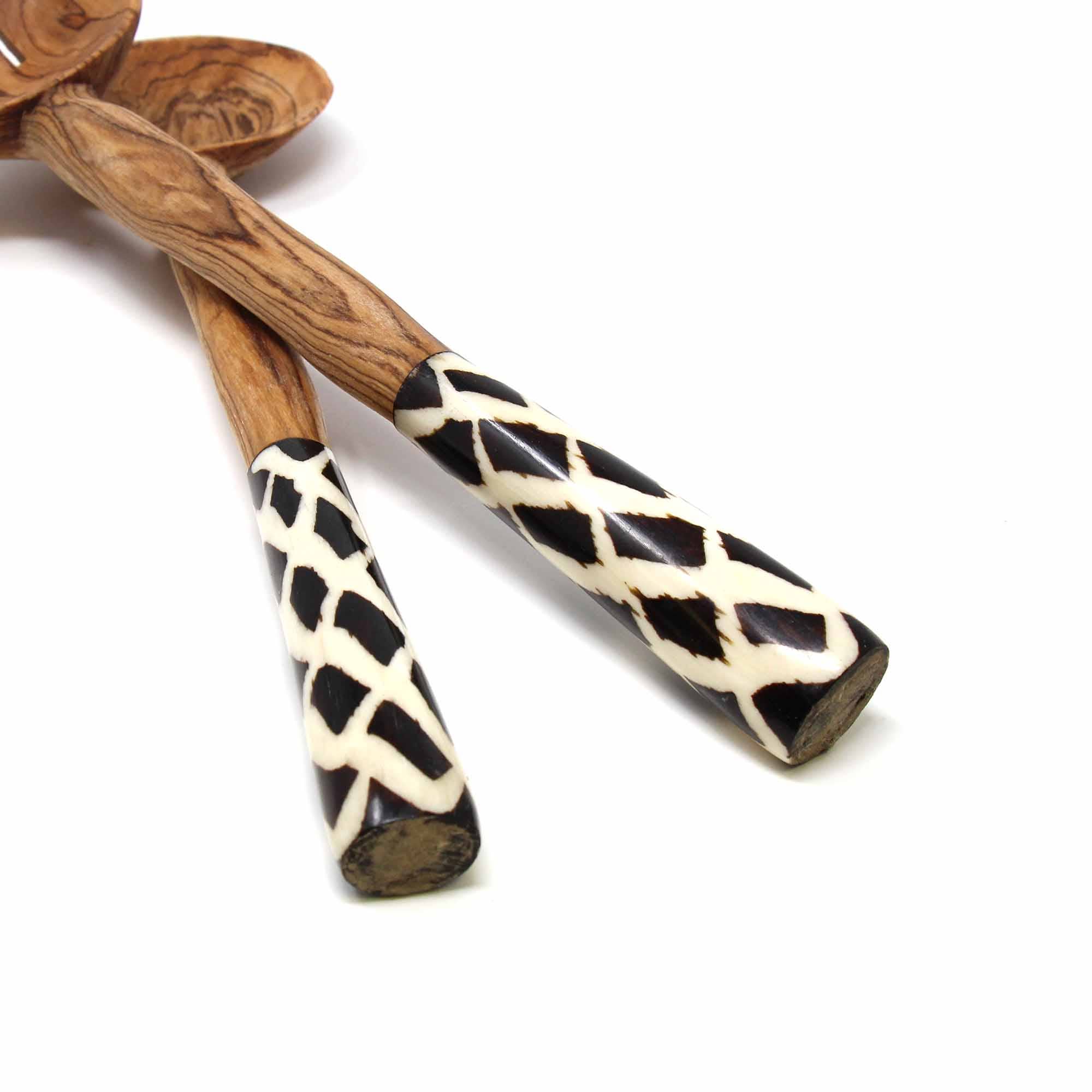 Global Crafts – wholesale Serving utensil – Olive Wood Serving Set - Batik Bone Handles5