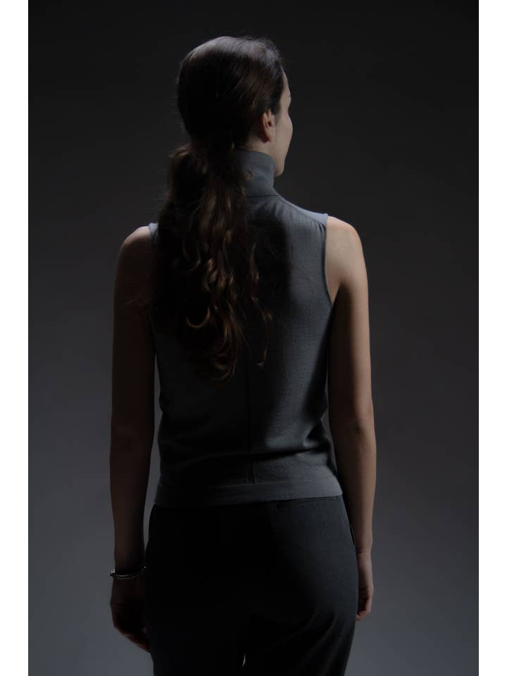 Lèmme - Wholesale Knit Sweater - Women's - Sleeveless turtleneck sweater in wool and silk10