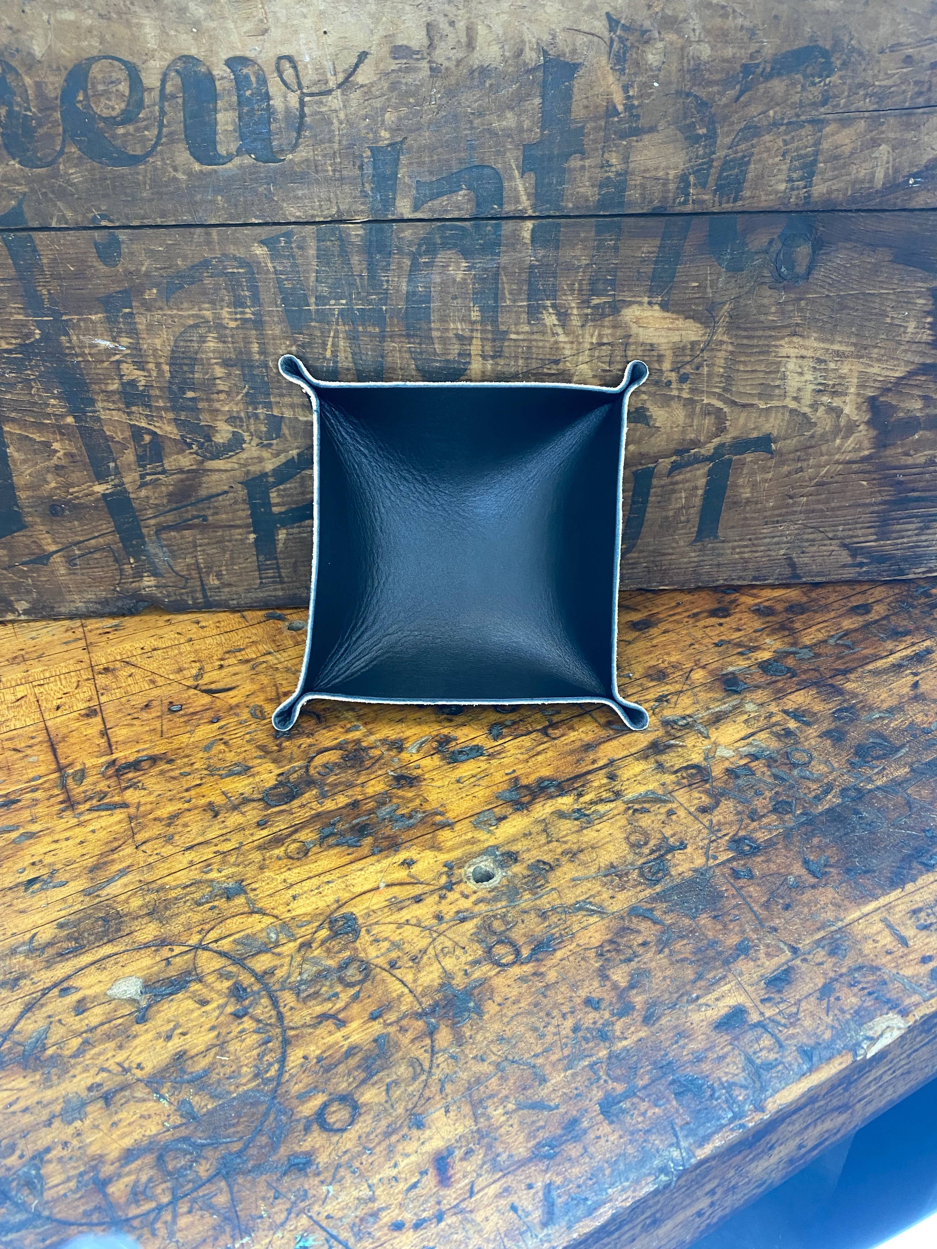 Manready Mercantile - Wholesale Decorative Tray - Leather Valet Tray | Blank2