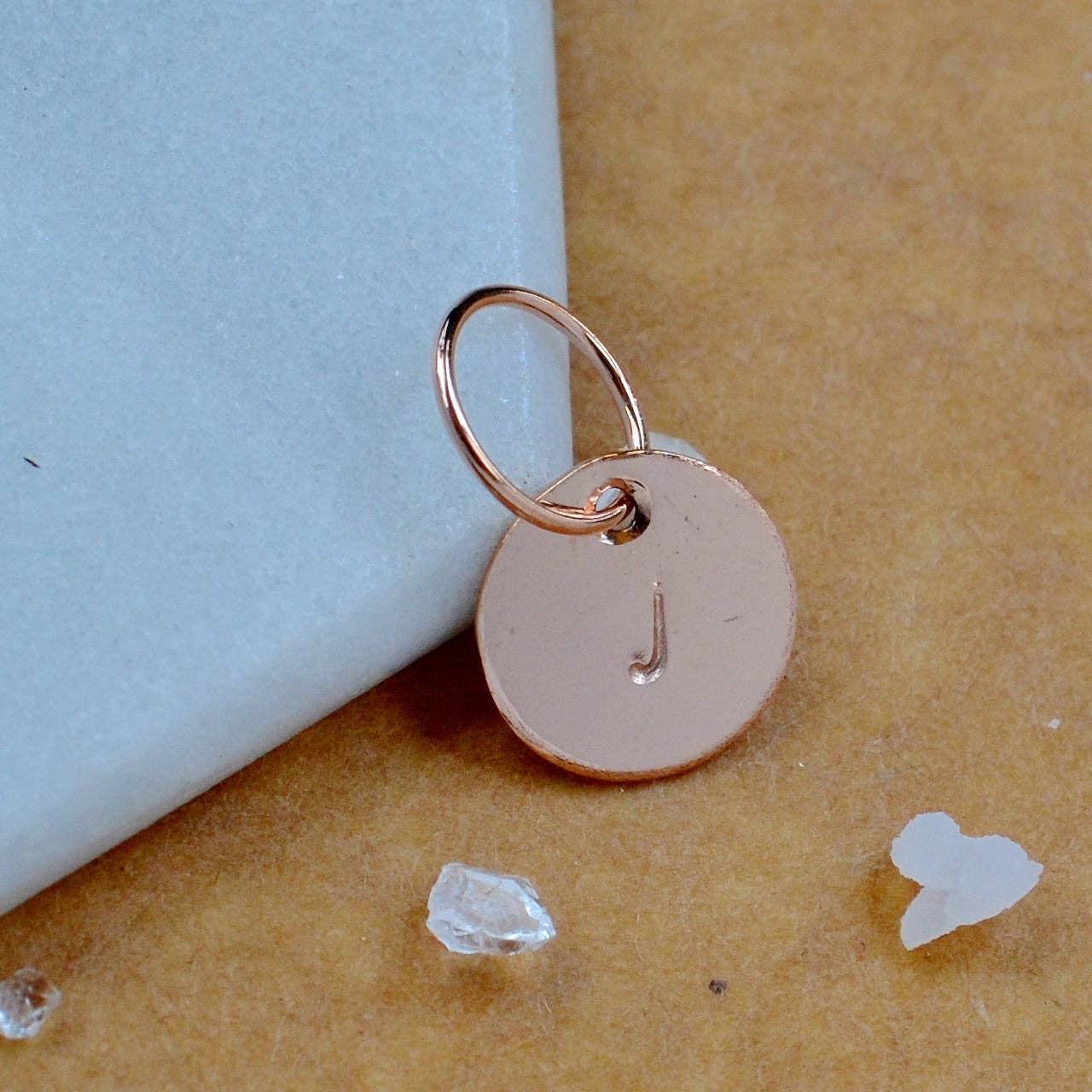 Foamy Wader - Venta al por mayor Abalorios/colgantes individuales - Set de abalorios con letra cursiva en minúscula, con letra cursiva, triple metal36