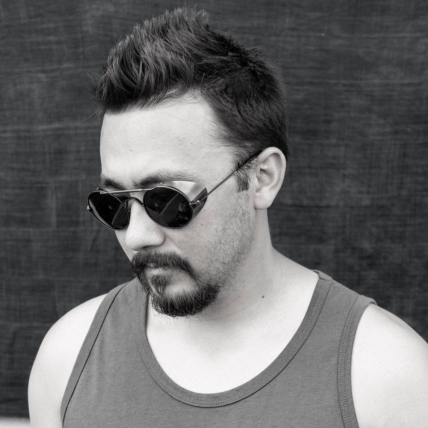 SUNGLASS MUSEUM - Wholesale Sunglasses - Unisex - Black Steampunk Sunglass with Folding Side Shields - Bram 43