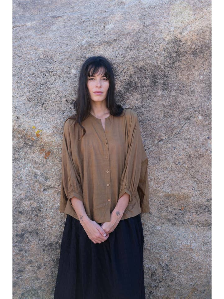 World of Crow llc – wholesale Buttoned-down shirt – Women's – Dusty brown oversized shirt