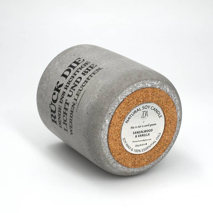 this is not a card game. - Wholesale Jar/Filled Candle - Handgemachte Duftkerze aus Beton "Das richtige Licht"4