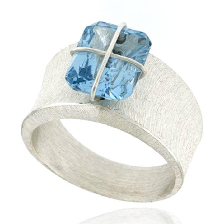 KF 727Q for wholesale by Mysterium Collection