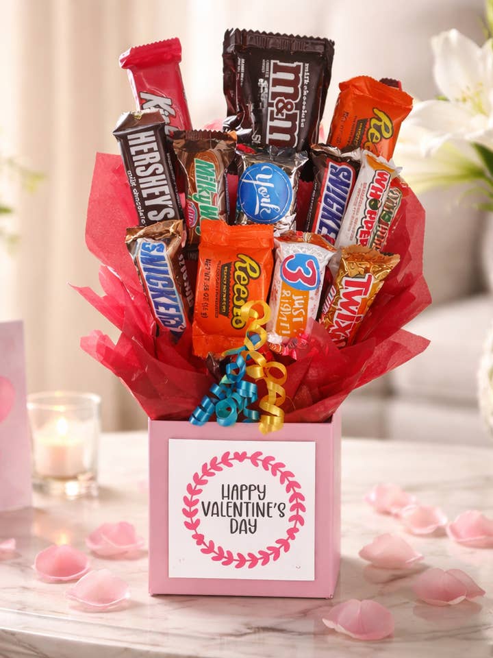 Bouquet de bonbons au chocolat dans une boîte Val Day Circle (12 bonbons) pour la vente par So Sweet of You