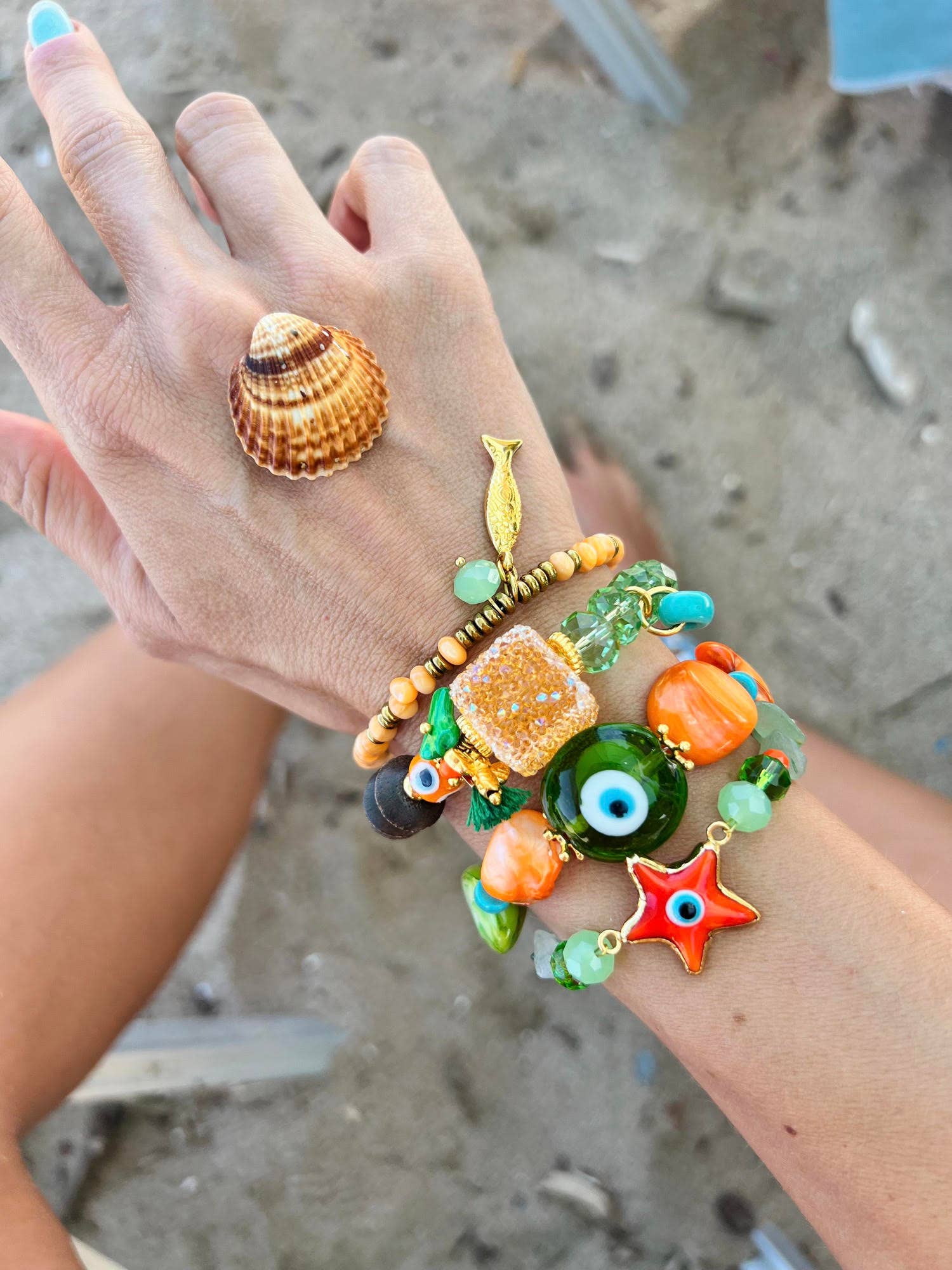 Goupi – wholesale Pärlarmband – Sommararmband i orange och grönt med öga av snäcka3