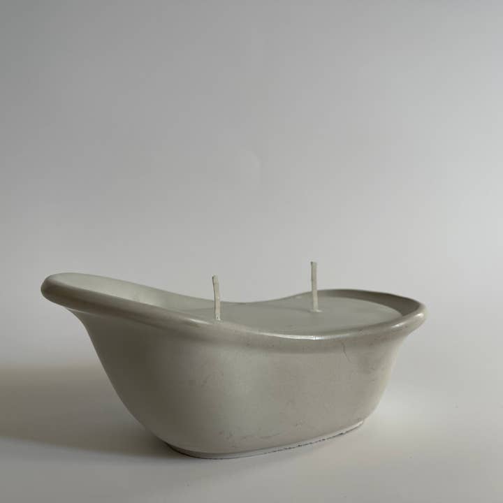 Bathtub Candle for wholesale by SugarByrd