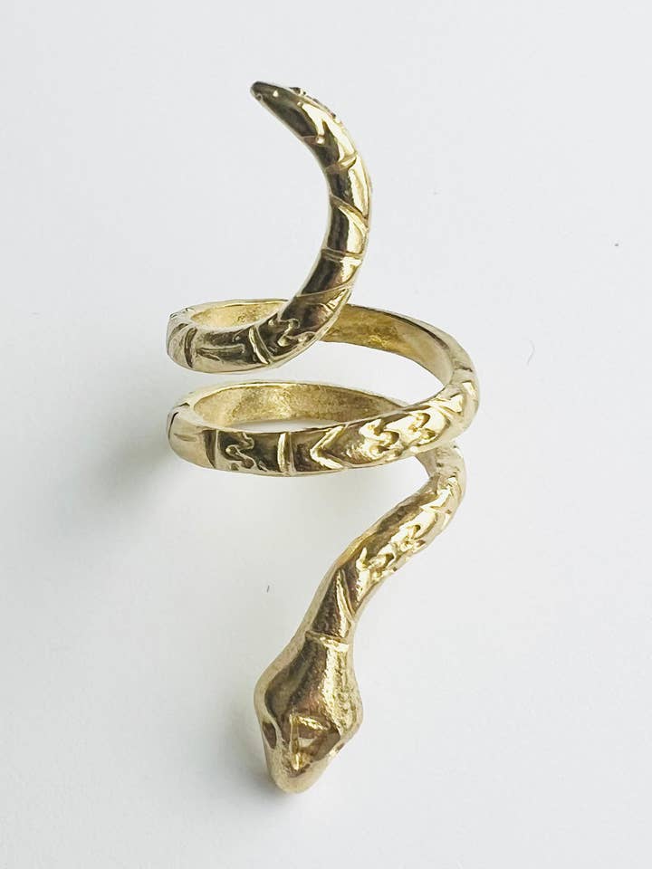 Anello Looping Snake per la vendita all'ingrosso da parte di Mishakaudi Jewelry
