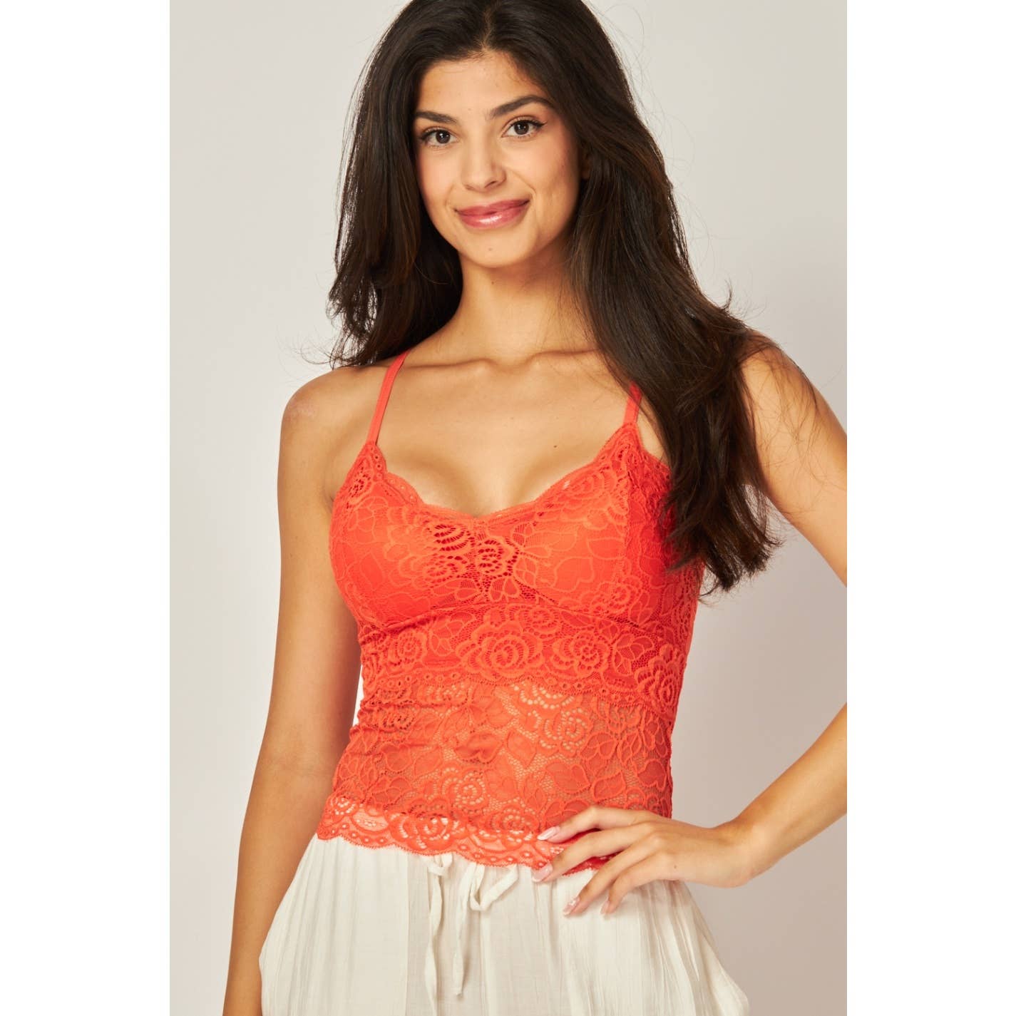 Apolline – Tops – Mulher por atacado – Bralette de Renda com Costas Abertas e Copas Removíveis12
